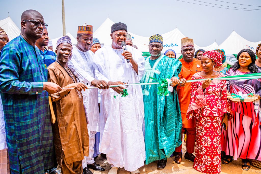 PICTURES: MUHAMMAD SABA, SENATOR  JIBRIN, LABAFILO, OTHERS AT THE COMMISSIONING OF HOMES COMPLETED UNDER THE NATIONAL HOUSING PROGRAMME (NHP) PHASE I IN LOKOJA, KOGI STATE
